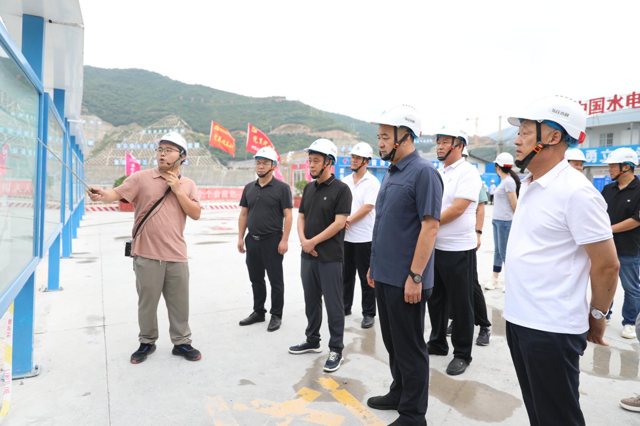 /ueditor/image/20240816/1723820344840699/bd0d89dbf47535ffd8a1ca5ba1c1af2b.jpg 东庄水利公司:泾阳县政府领导考察东庄水利枢纽工程.jpg